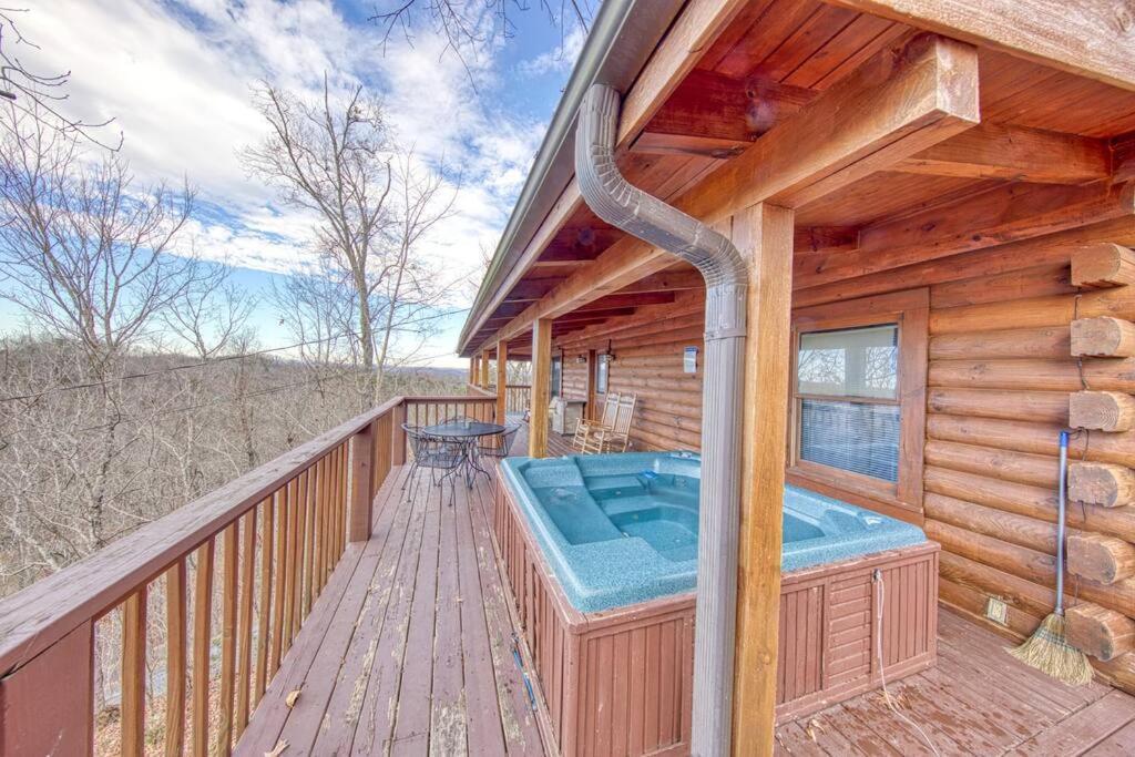 Serenity, A Rustic Log Cabin Retreat Sevierville Exterior photo