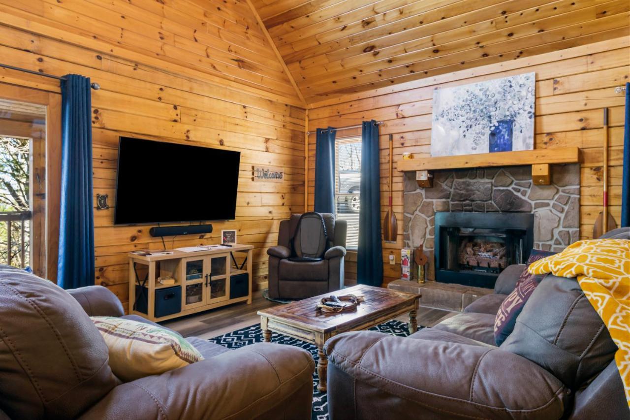 Serenity, A Rustic Log Cabin Retreat Sevierville Exterior photo