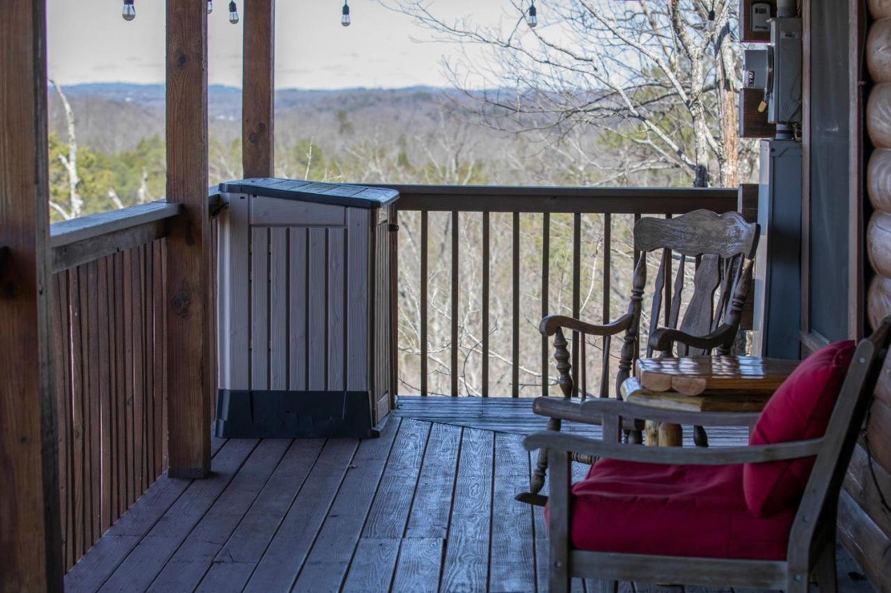 Serenity, A Rustic Log Cabin Retreat Sevierville Exterior photo