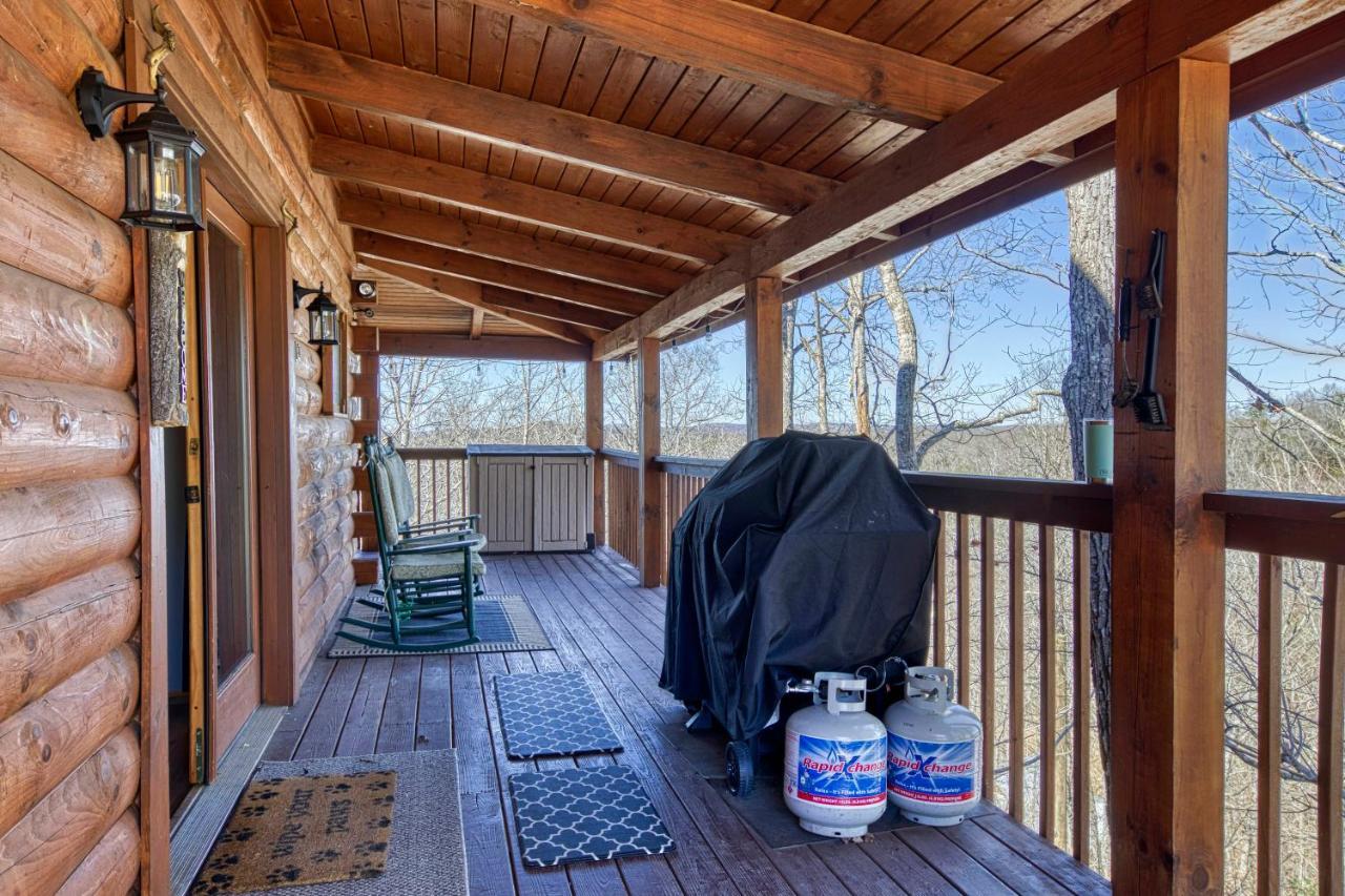 Serenity, A Rustic Log Cabin Retreat Sevierville Exterior photo